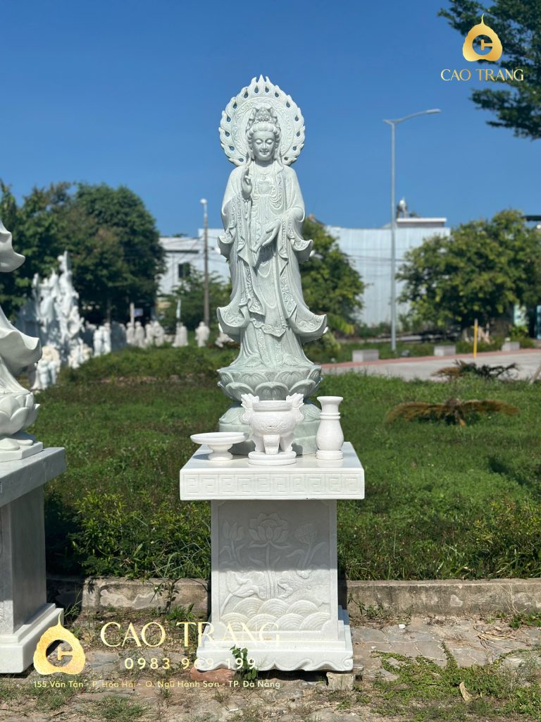Tượng Quan Âm Bồ Tát Đứng